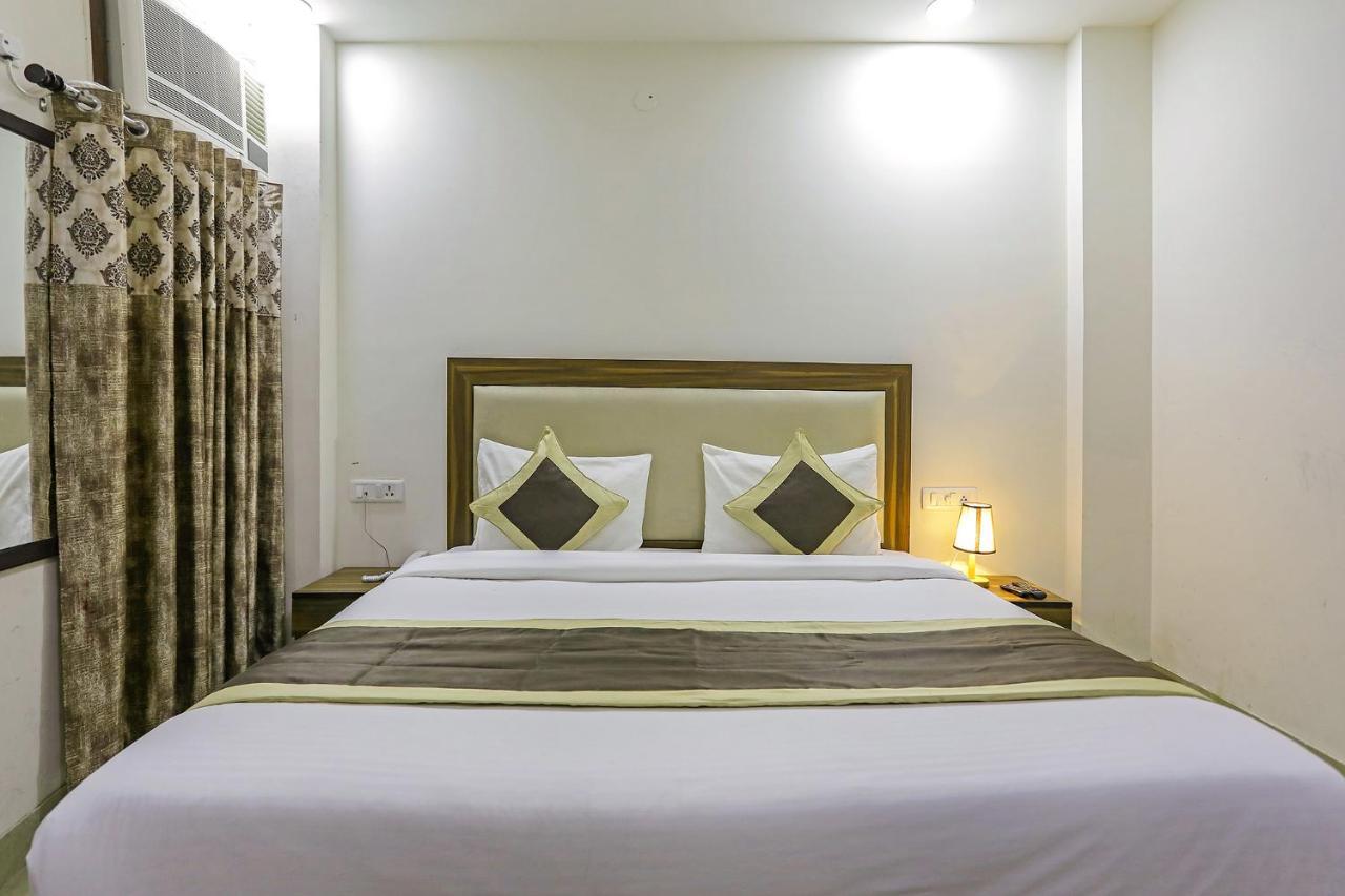 Fabhotel White House Bnb - Nr Yashobhoomi Convention Centre デリー エクステリア 写真